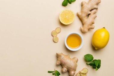 Doğal soğuk algınlığı ve grip ilaçları. Bağışıklık uyarımı ve virüs koruması için doğal malzemeler. Üst görünüm düzlüğü.