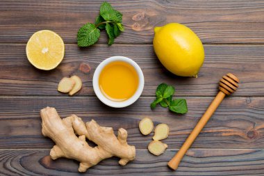 Doğal soğuk algınlığı ve grip ilaçları. Bağışıklık uyarımı ve virüs koruması için doğal malzemeler. Üst görünüm düzlüğü.