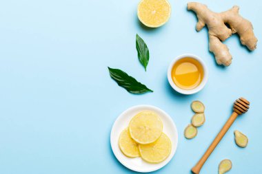 Doğal soğuk algınlığı ve grip ilaçları. Bağışıklık uyarımı ve virüs koruması için doğal malzemeler. Üst görünüm düzlüğü.