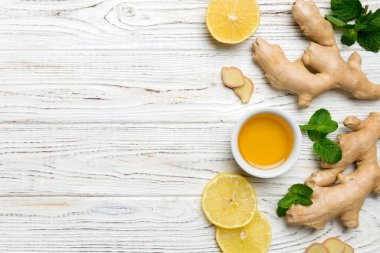 Doğal soğuk algınlığı ve grip ilaçları. Bağışıklık uyarımı ve virüs koruması için doğal malzemeler. Üst görünüm düzlüğü.