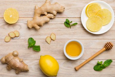 Doğal soğuk algınlığı ve grip ilaçları. Bağışıklık uyarımı ve virüs koruması için doğal malzemeler. Üst görünüm düzlüğü.