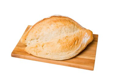 Beyaz arka planda izole edilmiş peçeteli taze pişmiş lezzetli Fransız ekmeği. Sağlıklı beyaz ekmek..