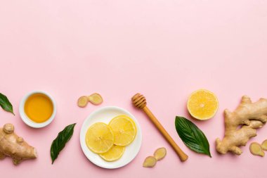 Doğal soğuk algınlığı ve grip ilaçları. Bağışıklık uyarımı ve virüs koruması için doğal malzemeler. Üst görünüm düzlüğü.