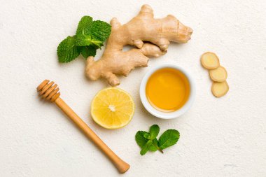 Doğal soğuk algınlığı ve grip ilaçları. Bağışıklık uyarımı ve virüs koruması için doğal malzemeler. Üst görünüm düzlüğü.