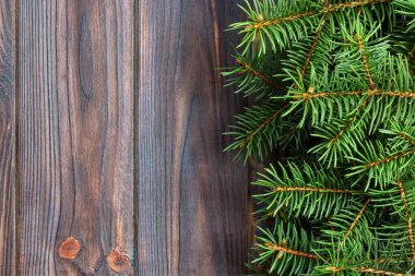 Noel köknar ağacı ahşap backgrond. Üstten görünüm reklam afiş.