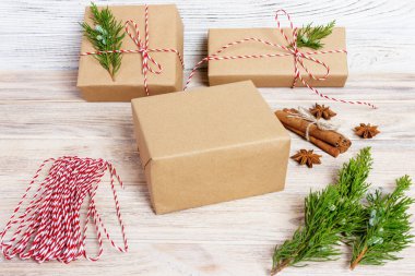 Hediye. paketleri hediye, adım adım Üstten Görünüm.