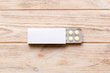 Boş Beyaz Ürün Paket Model Kutusu. Kabarcık görünümlü boş ilaç kutusunu aç.