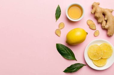 Doğal soğuk algınlığı ve grip ilaçları. Bağışıklık uyarımı ve virüs koruması için doğal malzemeler. Üst görünüm düzlüğü.