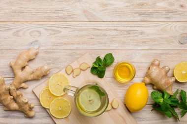 Doğal soğuk algınlığı ve grip ilaçları. Bağışıklık uyarımı ve virüs koruması için doğal malzemeler. Üst görünüm düzlüğü.