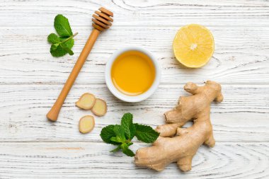 Doğal soğuk algınlığı ve grip ilaçları. Bağışıklık uyarımı ve virüs koruması için doğal malzemeler. Üst görünüm düzlüğü.