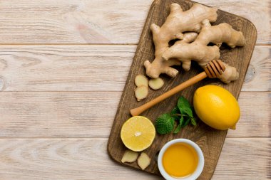 Doğal soğuk algınlığı ve grip ilaçları. Bağışıklık uyarımı ve virüs koruması için doğal malzemeler. Üst görünüm düzlüğü.