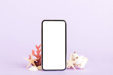 Akıllı telefon, yaz nesneleriyle şablon oluşturur. Metin için kopyalama alanı olan perspektif görünümü.