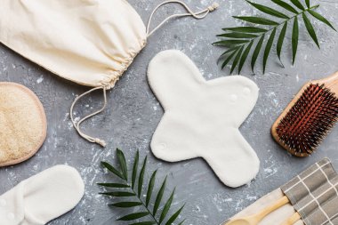 Sıfır atık. Çevre dostu günlük aksesuarlar. en üstteki görünüm.