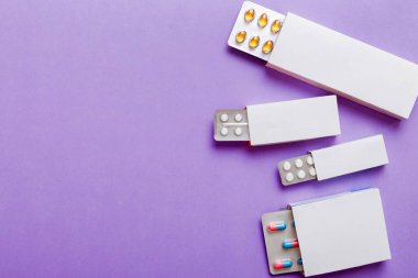 Boş Beyaz Ürün Paket Model Kutusu. Kabarcık görünümlü boş ilaç kutusunu aç.