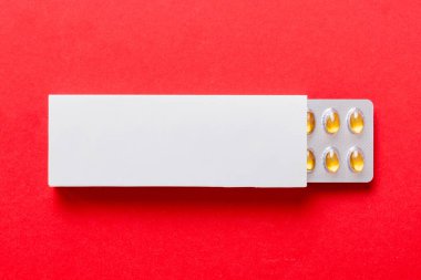 Boş Beyaz Ürün Paket Model Kutusu. Omega kabarcıklı üst görüşlü boş ilaç kutusunu aç.