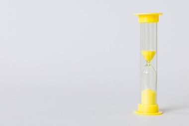 Masadaki kum saati, iş bitiş zamanı kavramı olarak geçen kum saati, boşluğu kopyala.