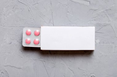 Boş Beyaz Ürün Paket Model Kutusu. Kabarcık görünümlü boş ilaç kutusunu aç.