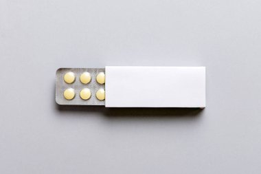 Boş Beyaz Ürün Paket Model Kutusu. Kabarcık görünümlü boş ilaç kutusunu aç.