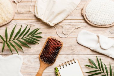 Sıfır atık. Çevre dostu günlük aksesuarlar. en üstteki görünüm.