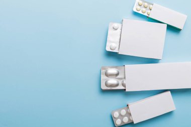 Boş Beyaz Ürün Paket Model Kutusu. Kabarcık görünümlü boş ilaç kutusunu aç.