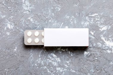 Boş Beyaz Ürün Paket Model Kutusu. Kabarcık görünümlü boş ilaç kutusunu aç.