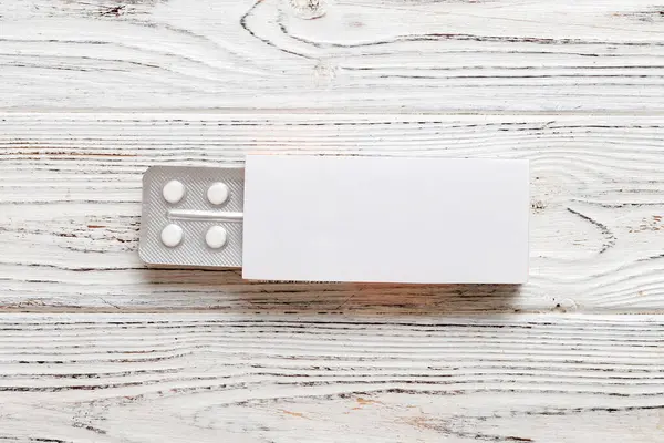 Boş Beyaz Ürün Paket Model Kutusu. Kabarcık görünümlü boş ilaç kutusunu aç.