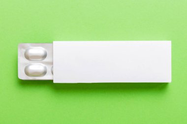 Boş Beyaz Ürün Paket Model Kutusu. Kabarcık görünümlü boş ilaç kutusunu aç.