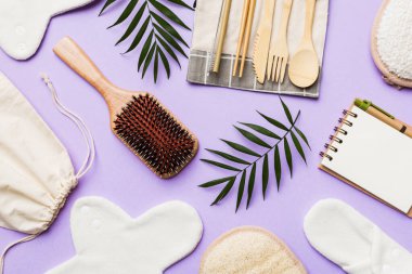 Sıfır atık. Çevre dostu günlük aksesuarlar. en üstteki görünüm.