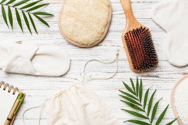 Sıfır atık. Çevre dostu günlük aksesuarlar. en üstteki görünüm.