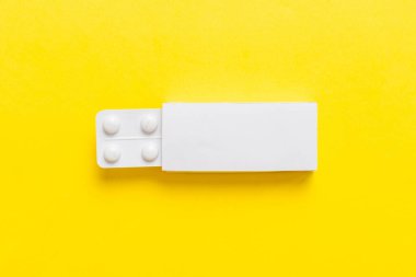 Boş Beyaz Ürün Paket Model Kutusu. Kabarcık görünümlü boş ilaç kutusunu aç.