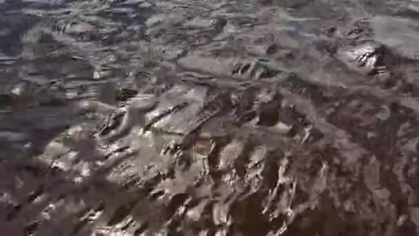 Vlny Hladině Řeky Abstraktní Přírodní Tekutý Povrch Pozadí Krásné Klidné — Stock video