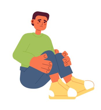 Üzgün İspanyol çocuk, yarı düz renk vektör karakteri. Korkmuş genç adam oturmuş dizlerine sarılıyor. Beyazın üzerinde tüm vücudu düzenleyebilen insan. Web grafik tasarımı için basit karikatür nokta çizimi