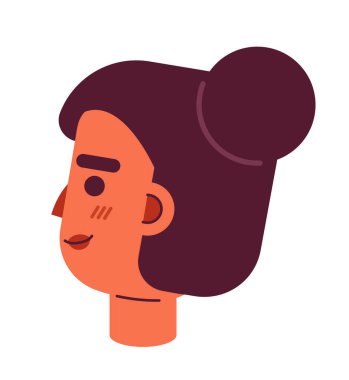 Çörek kenarlı Hintli kız. 2D vektör avatar çizimi. Güney Asyalı kadın çizgi film karakteri suratlı. Topuzlu kadın portresi. Neşeli düz renk kullanıcı profili resmi beyazda izole edildi