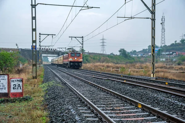 Khandala Indie Května 2023 Osobní Vlak Vlečený Elektrickou Lokomotivou Wap4 Stock Fotografie