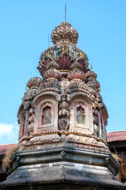 Wai, Maharashtra, Hindistan - 10 Aralık 2023: Antik Laxmi Narasimha Tapınağı Wai, Hindistan. Tapınak Lord Shiva 'ya adanmıştır ve 300 yıldan eski olduğuna inanılır..