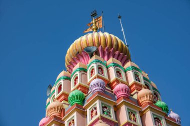 Pune, Hindistan - 31 Mayıs 2024: Pune Hindistan yakınlarındaki Wagholi 'deki renkli Wagheshwar Hindu Tapınağı.