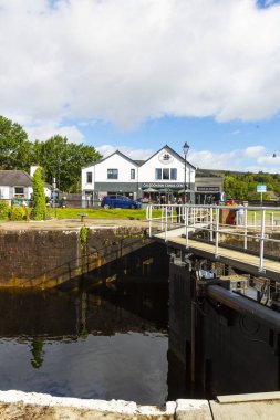 AUGUSTUS, SCOTHLAND 2022, 20 Ağustos: Fort Augustus, İskoçya 'da köprü ve kilitler