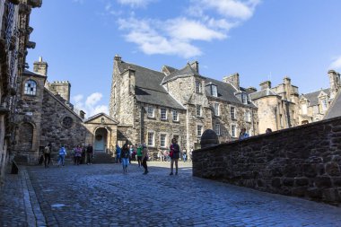 STIRLING, SCOTLAND 2022, 21 Ağustos: Stirling Kalesi İskoçya 'daki en büyük ve en önemli kalelerden biridir. Castle Hill adında kayalık bir tepede inşa edildi.