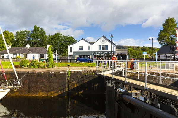 Stock image FORT AUGUSTUS, SCOTHLAND 2022, August 20: Swing bridge and locks in Fort Augustus, Scotland