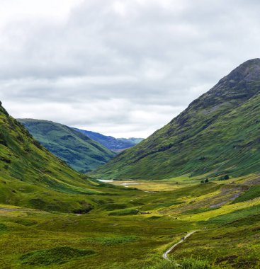 Glencoe Vadisi 'nin güzel manzarası, İskoçya' nın en büyüleyici yerlerinden biri.