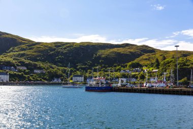 Mallaig, İskoçya 'daki liman manzarası