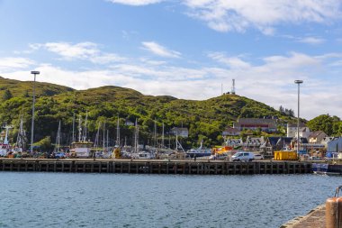 Mallaig, İskoçya 'daki liman manzarası