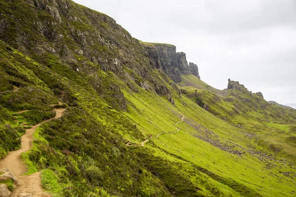 Yazın Skoçya Skye Adası Ndaki Quiraing Muhteşem Manzarasının Güzel Bir — Stok fotoğraf