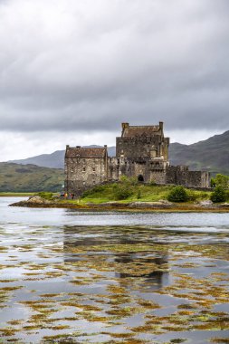 İskoçya 'daki Eilean Donan Kalesi' nin güzel manzarası