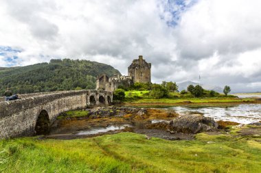 İskoçya 'daki Eilean Donan Kalesi' nin güzel manzarası