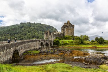 İskoçya 'daki Eilean Donan Kalesi' nin güzel manzarası
