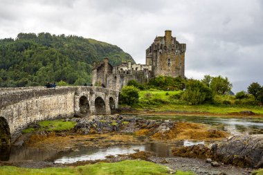 İskoçya 'daki Eilean Donan Kalesi' nin güzel manzarası
