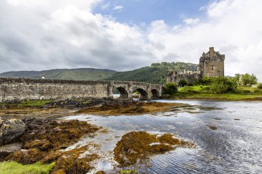 İskoçya 'daki Eilean Donan Kalesi' nin güzel manzarası