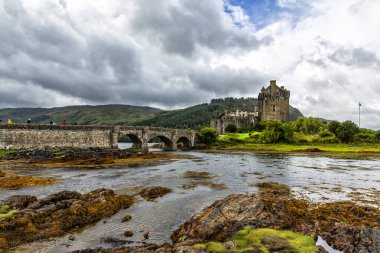 İskoçya 'daki Eilean Donan Kalesi' nin güzel manzarası