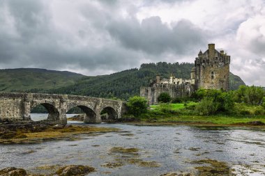 İskoçya 'daki Eilean Donan Kalesi' nin güzel manzarası